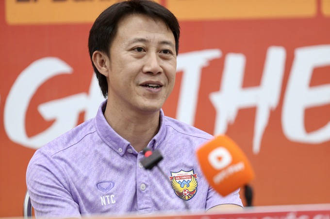 HLV Thành Công bất ngờ nói lời chia tay Hà Tĩnh sau khi V.League 2024/25 khép lại - Ảnh: Quốc An 