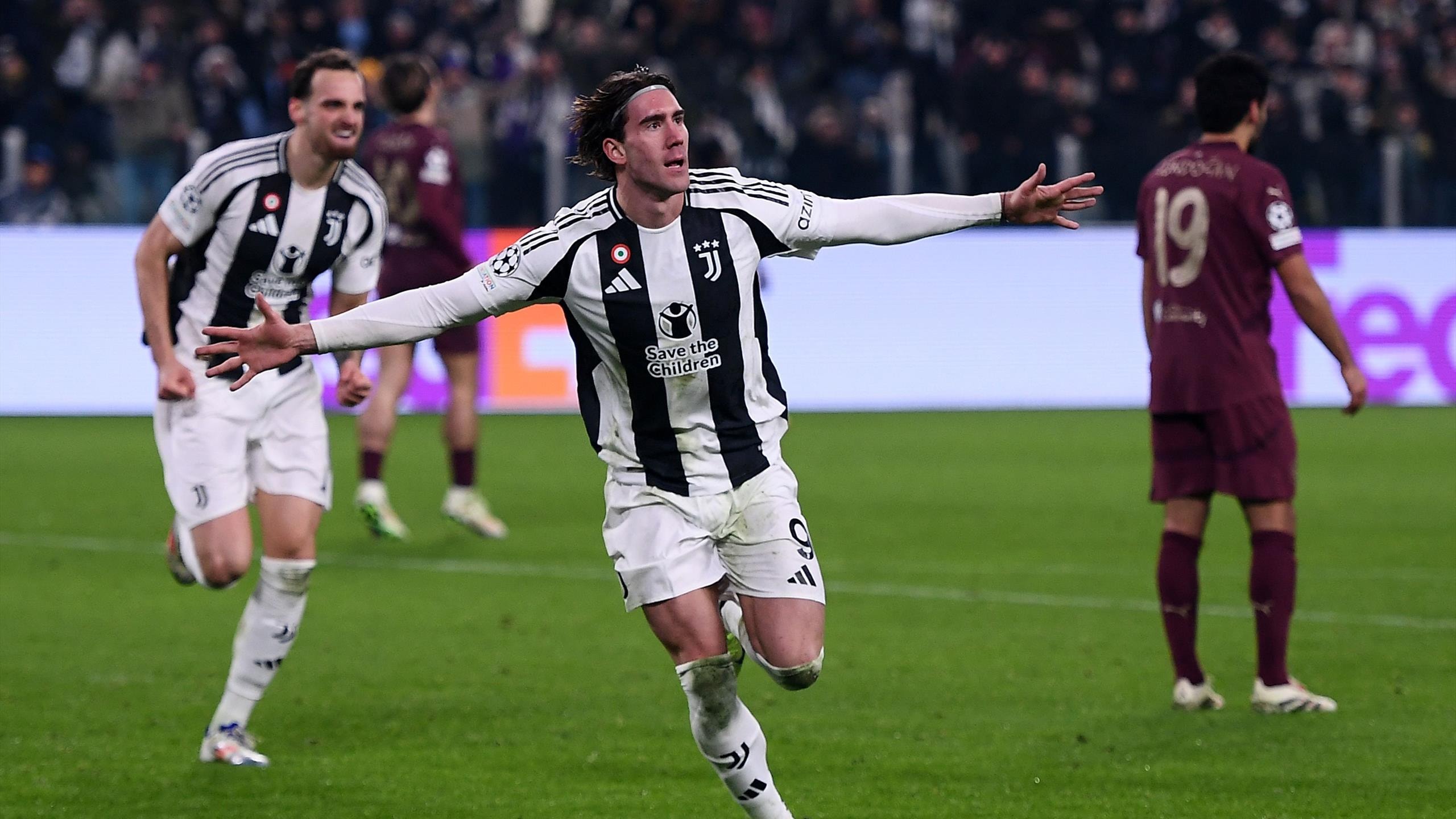 Với Man City, sắc áo đen trắng luôn là cơn ác mộng