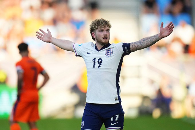 Harvey Elliott là người hùng của U21 Anh ở bán kết