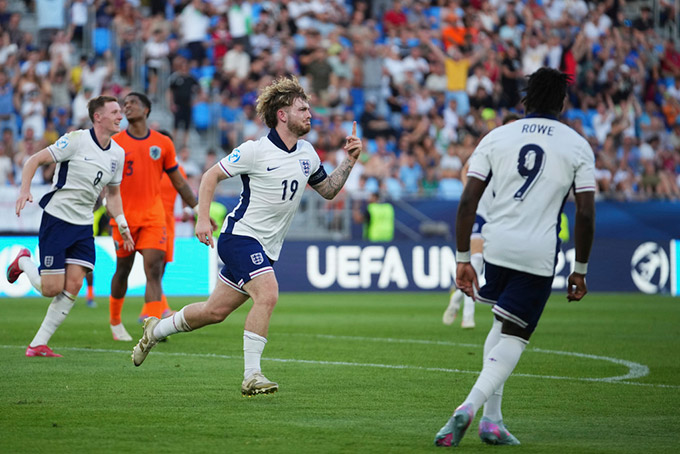 Nhưng Harvey Elliott lại có nguy cơ lỡ trận chung kết vì chấn thương