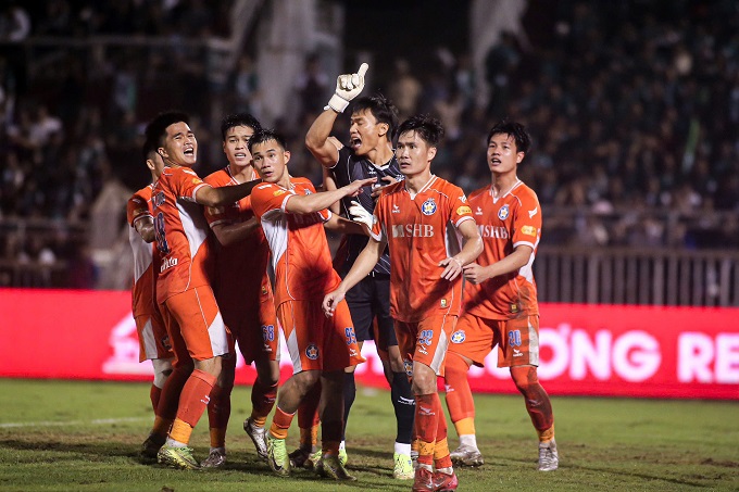 SHB Đà Nẵng đã trụ hạng thành công. Ảnh: Đông Huyền 