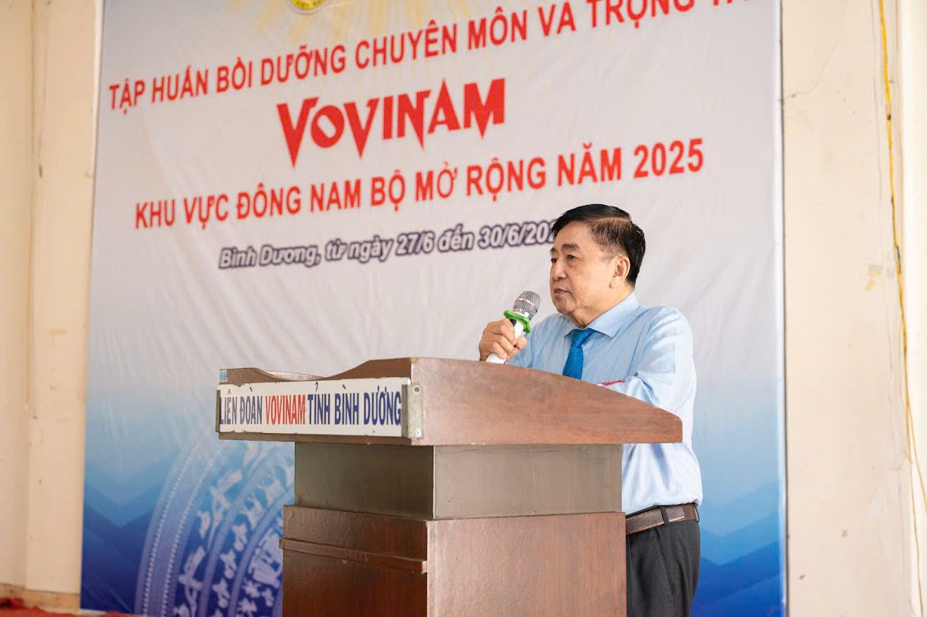 Ông Trần Văn Mỹ - Chánh Chưởng quản môn phái Vovinam Việt Võ Đạo phát biểu tại buổi Lễ khai giảng lớp tập huấn