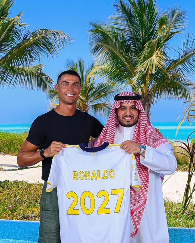 Hợp đồng mới của Ronaldo với Al Nassr có thời hạn tới 2027 và rất nhiều phúc lợi khổng lồ