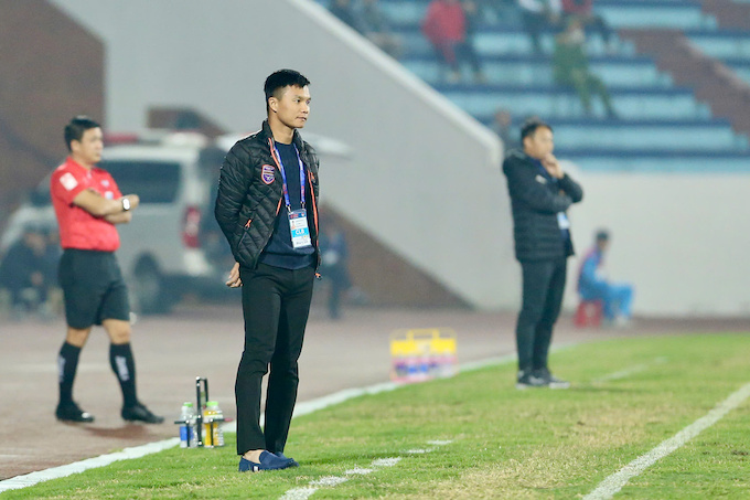 HLV Công Mạnh từng có thời gian ngắn dẫn dắt CLB Bình Dương ở V.League 2024/25 - Ảnh: Đức Cường 