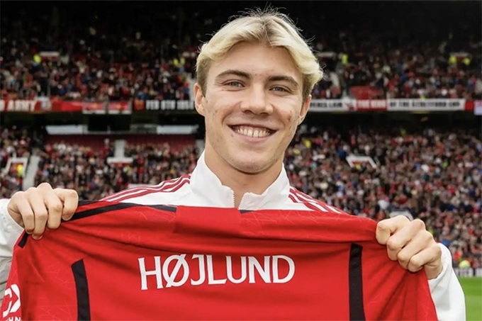 Rasmus Hojlund cũng là thương vụ mà MU đã bị Atalanta ép giá