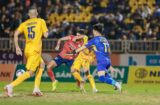 SLNA và CAHN sẽ chơi trận chung kết chiều nay. Ảnh: Phan Tùng