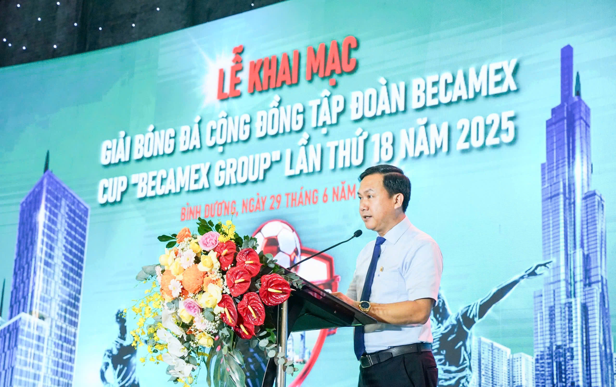 Ông Bùi Hữu Toàn - Giám đốc Sở Văn hóa, Thể thao và Du lịch tỉnh Bình Dương phát biểu chào mừng giải