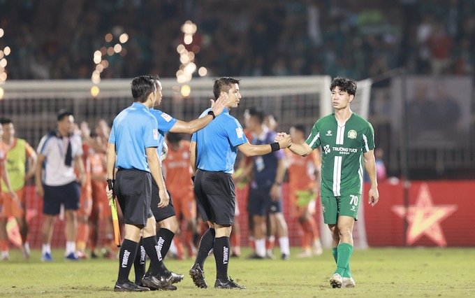 Nỗi buồn của Công Phượng sau trận play-off. Ảnh: Quốc An