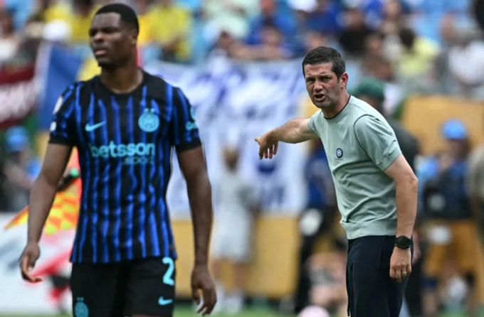 HLV Chivu cho rằng Inter có đôi chút tự phụ ở trận đấu với Fluminense