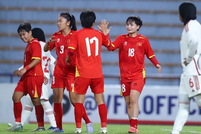 Thắng 6-0, ĐT nữ Việt Nam xây chắc ngôi đầu. Ảnh: Đức Cường 