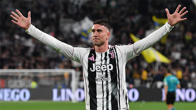 Vlahovic là một trong ba cầu thủ Juventus sẵn sàng trao đổi để lấy Sancho