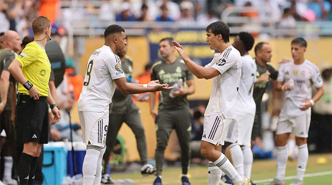 HLV Alonso sẽ đau đầu trong việc lựa chọn Gonzalo Garcia và Mbappe