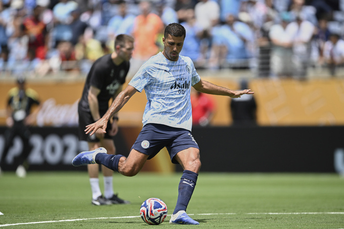 Man City phải có phương án đường dài cho vị trí nhạy cảm của Rodri