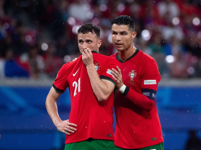 Ronaldo đau buồn trước sự ra đi của Jota