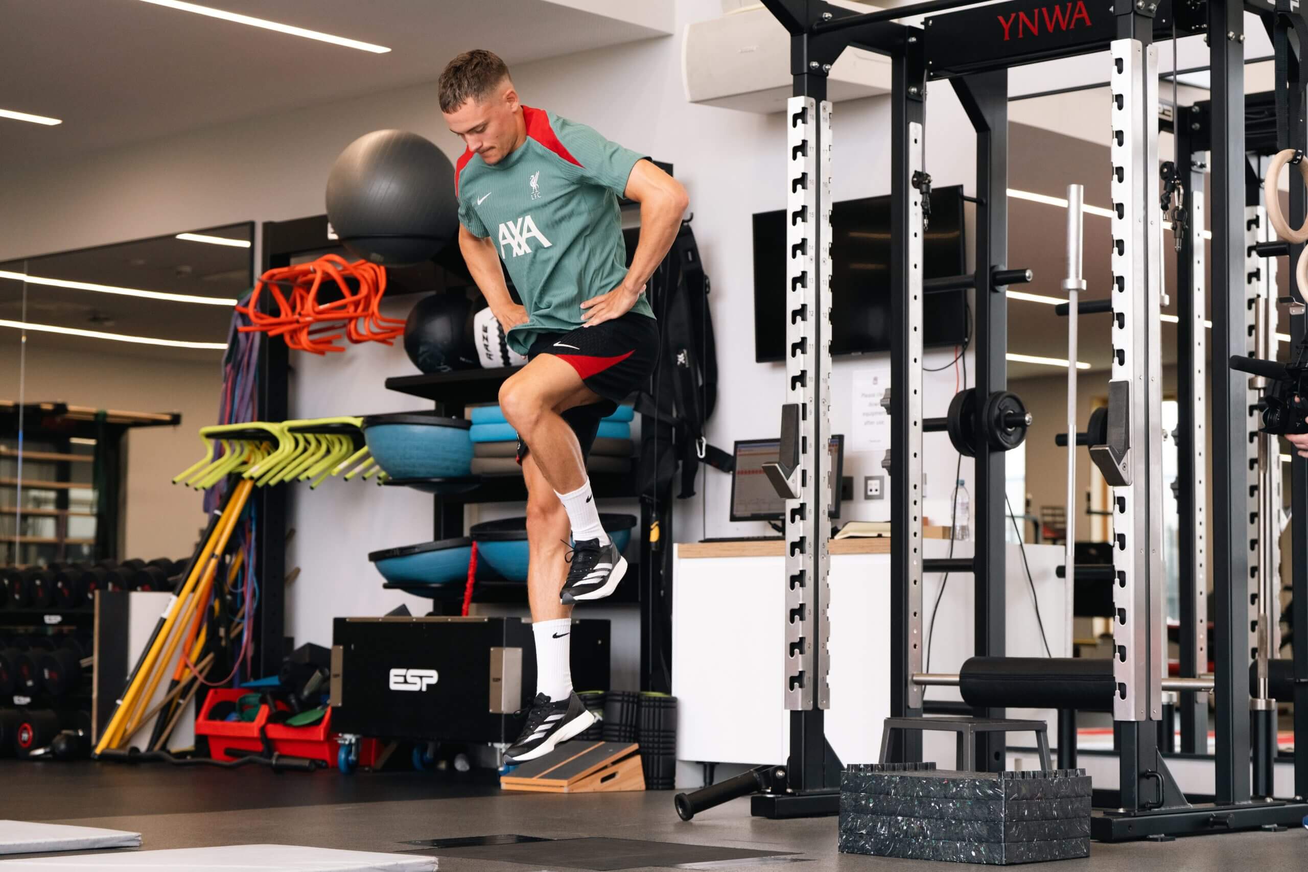 Liverpool hy vọng Wirtz sẽ giống Alisson và Virgil van Dijk thay vì thảm hoạ Darwin Nunez
