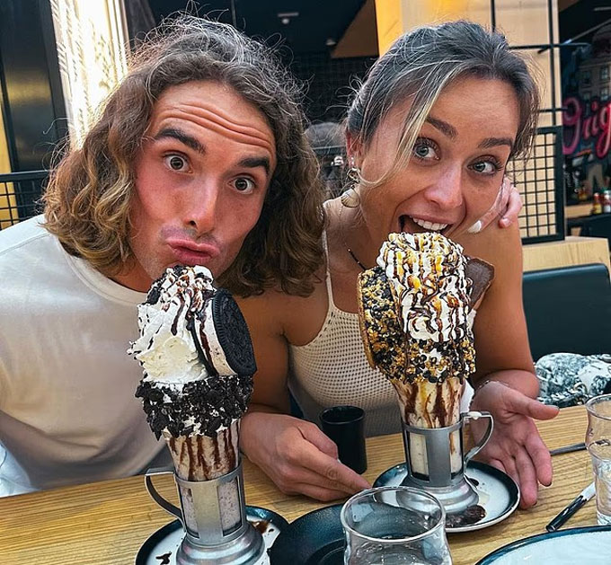 Tsitsipas và Badosa từng khiến người hâm mộ phát cuồng vì những khoảnh khắc tình cảm