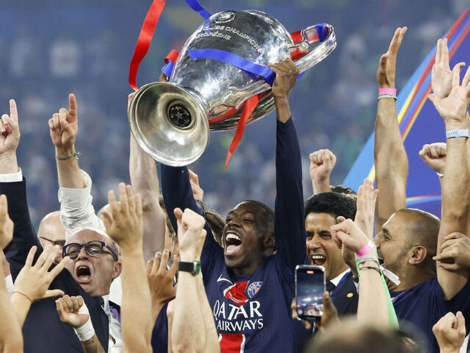 Dembele có nguy cơ trượt bóng vàng vì các đồng đội tại PSG