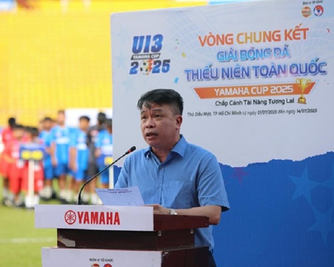 Nhà văn, nhà báo Nguyễn Phan Khuê – Trưởng BTC - phát biểu khai mạc giải.