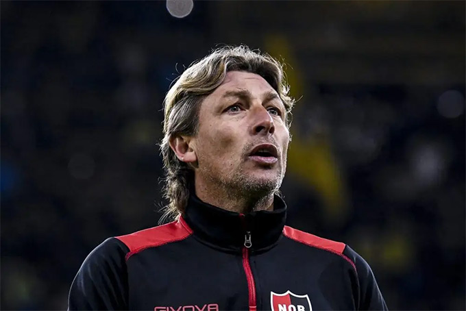 Gabriel Heinze gia nhập đội ngũ huấn luyện tại Arsenal