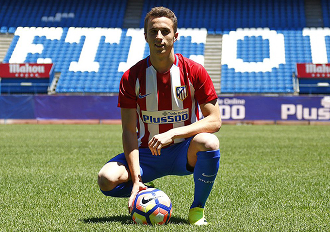 Tới tháng 3/2016, Jota được Atletico Madrid chiêu mộ. Nhưng ở Madrid, tiền vệ người Bồ Đào Nha chưa được trao cơ hội ra sân. Anh bị đẩy tới Porto và Wolves theo dạng cho mượn