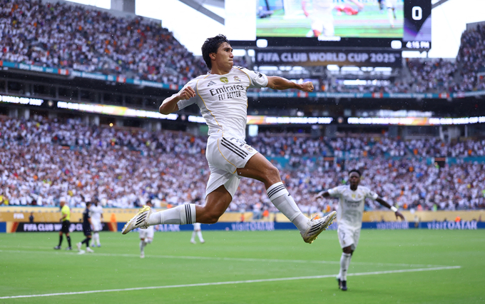 Mijatovic nhận xét Gonzalo Garcia giống Fernando Morientes hơn là Raul Gonzalez.
