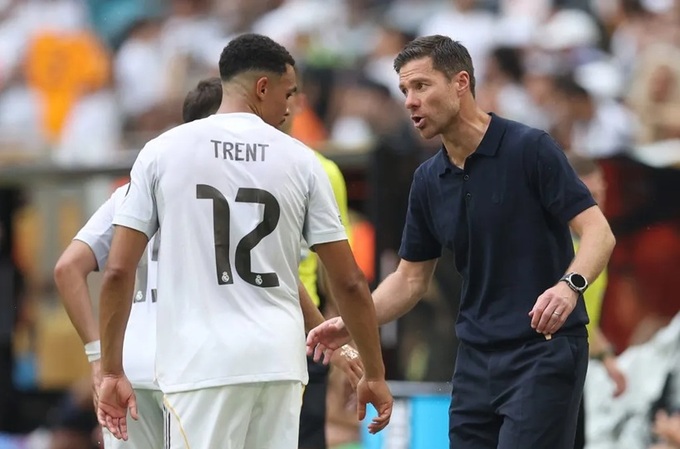 Tân binh Trent Alexander Arnold đang hòa nhập tốt với hệ thống phòng ngự của Real Madrid