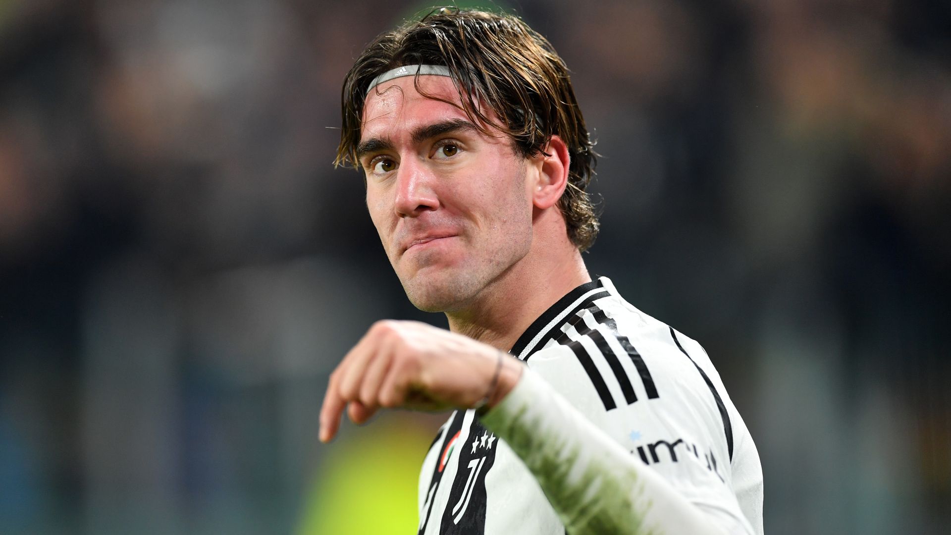 Mức lương “khủng” 12 triệu euro/năm là gánh nặng quá lớn cho Juve