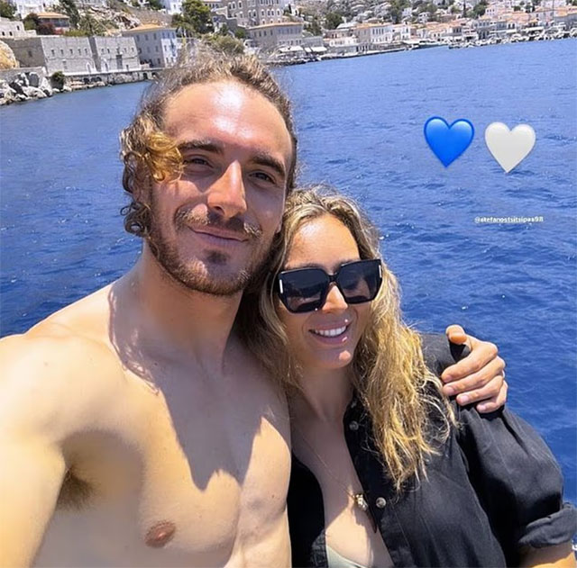 Sau 2 năm cặp kè với Badosa, Tsitsipas đã chia tay bạn gái