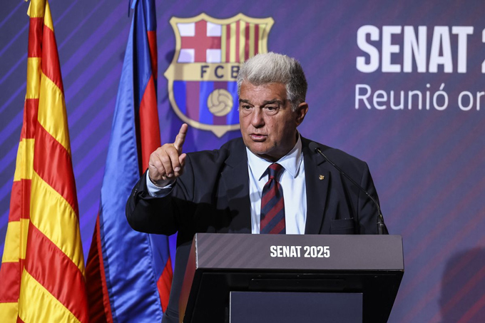 Barca cũng bị UEFA phạt tới 15 triệu euro