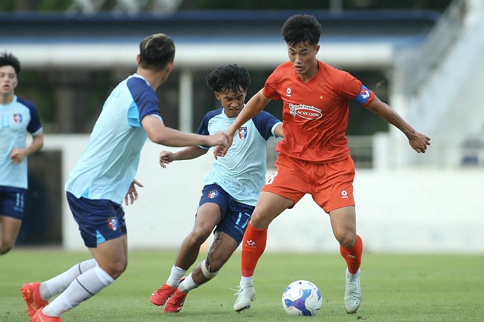 Văn Trường ghi bàn trong trận gặp U23 Đài Bắc Trung Hoa 