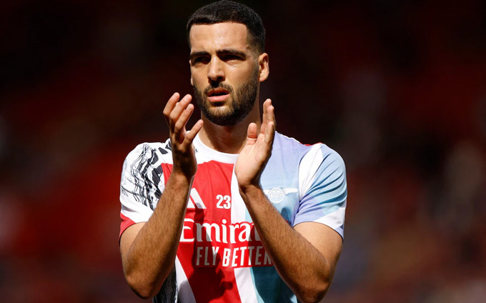 Arsenal đã mua cả cặp tiền vệ của Sociedad, với Merino là cái tên đầu tiên