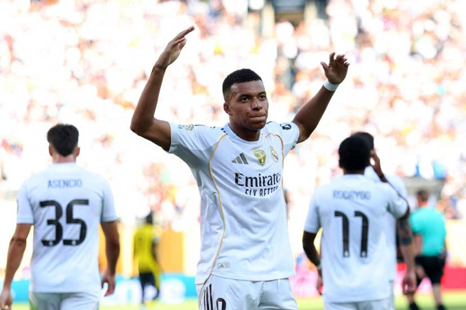 Mbappe có pha làm bàn đẹp mắt