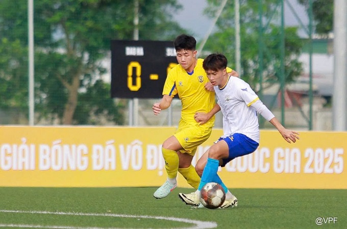 SLNA (áo vàng) đại thắng 