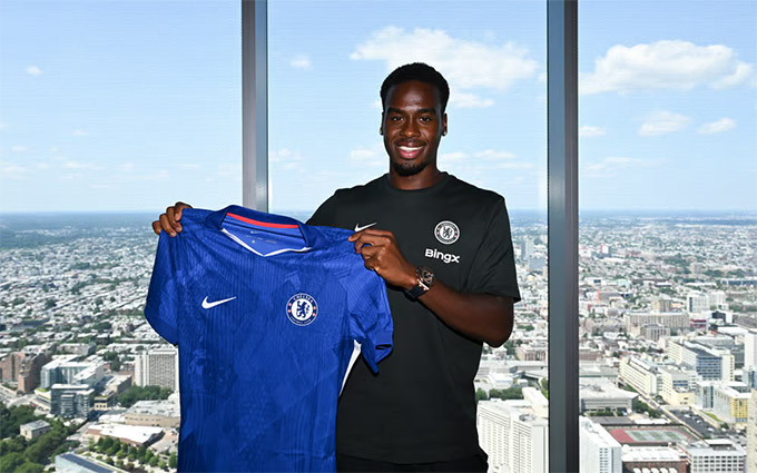Gittens ra mắt Chelsea