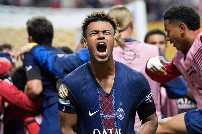 Desire Doue, người mở tỷ số cho PSG tại trận đấu với Bayern, đang đi trên con đường của Mbappe tại Paris trước đây