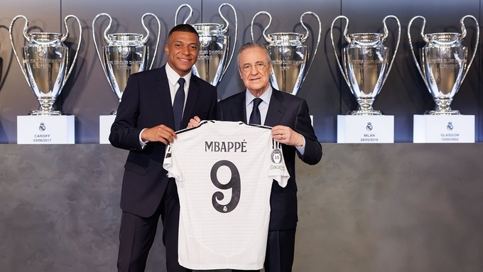 Chủ tịch Florentino Perez của Real Madrid đã cướp Mbappe khỏi tay PSG