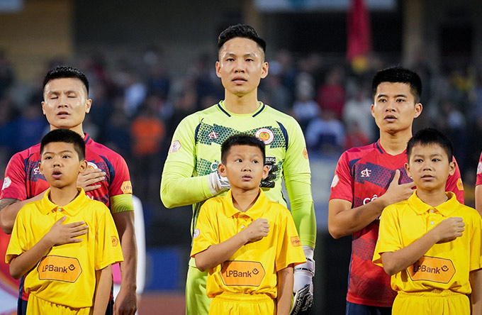 Thủ môn Đỗ Sỹ Huy nhận được nhiều lời đề nghị từ phía các CLB V.League - Ảnh: FBNV 