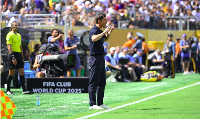 HLV Xabi Alonso khẳng định PSG out trình tại giải đấu này