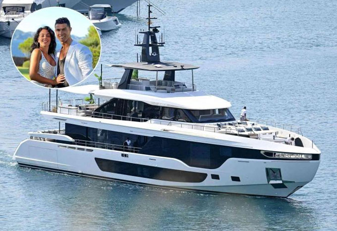 Chiếc du thuyền Azimut Grande của Ronaldo