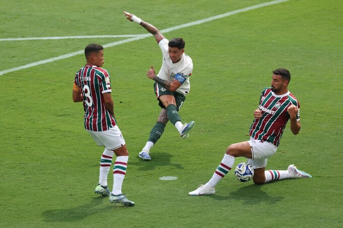 Vai trò của tiền vệ Enzo Fernandez (giữa) rất khác tại FIFA Club World Cup 2025