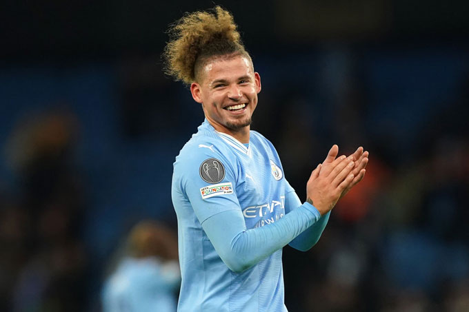 Man City cho đến nay vẫn chưa thể thanh lý Phillips