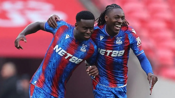Palace nguy cơ mất cả Guehi và Eze