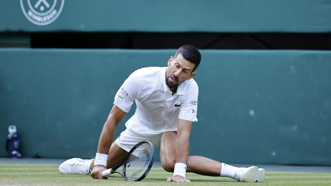Djokovic lộ rõ dấu hiệu mệt mỏi do tuổi tác