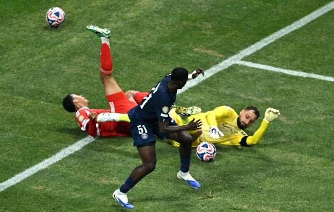 Pha va chạm giữa Donnarumma và Musiala ở trận tứ kết FIFA Club World Cup