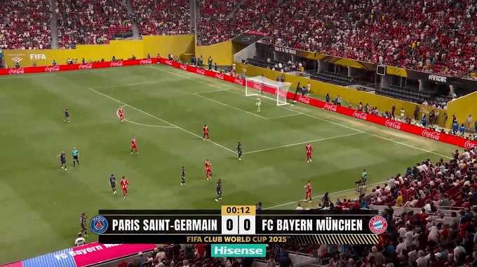 PSG gây sức ép ngay sau quả giao bóng