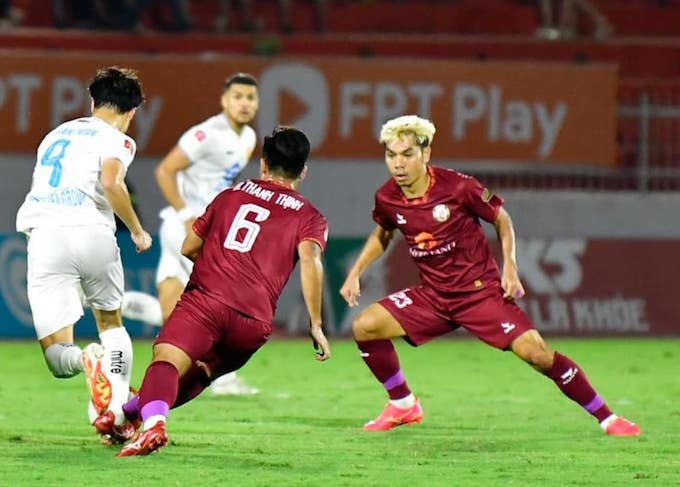 Sau V.League 2024/25, Văn Triền ngỡ đã đi về SHB Đà Nẵng. Ảnh: Minh Tuấn