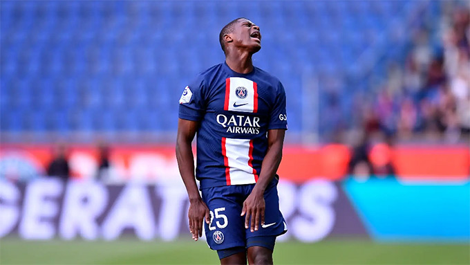 Nuno Mendes thi đấu tệ hại trong trận thua của PSG