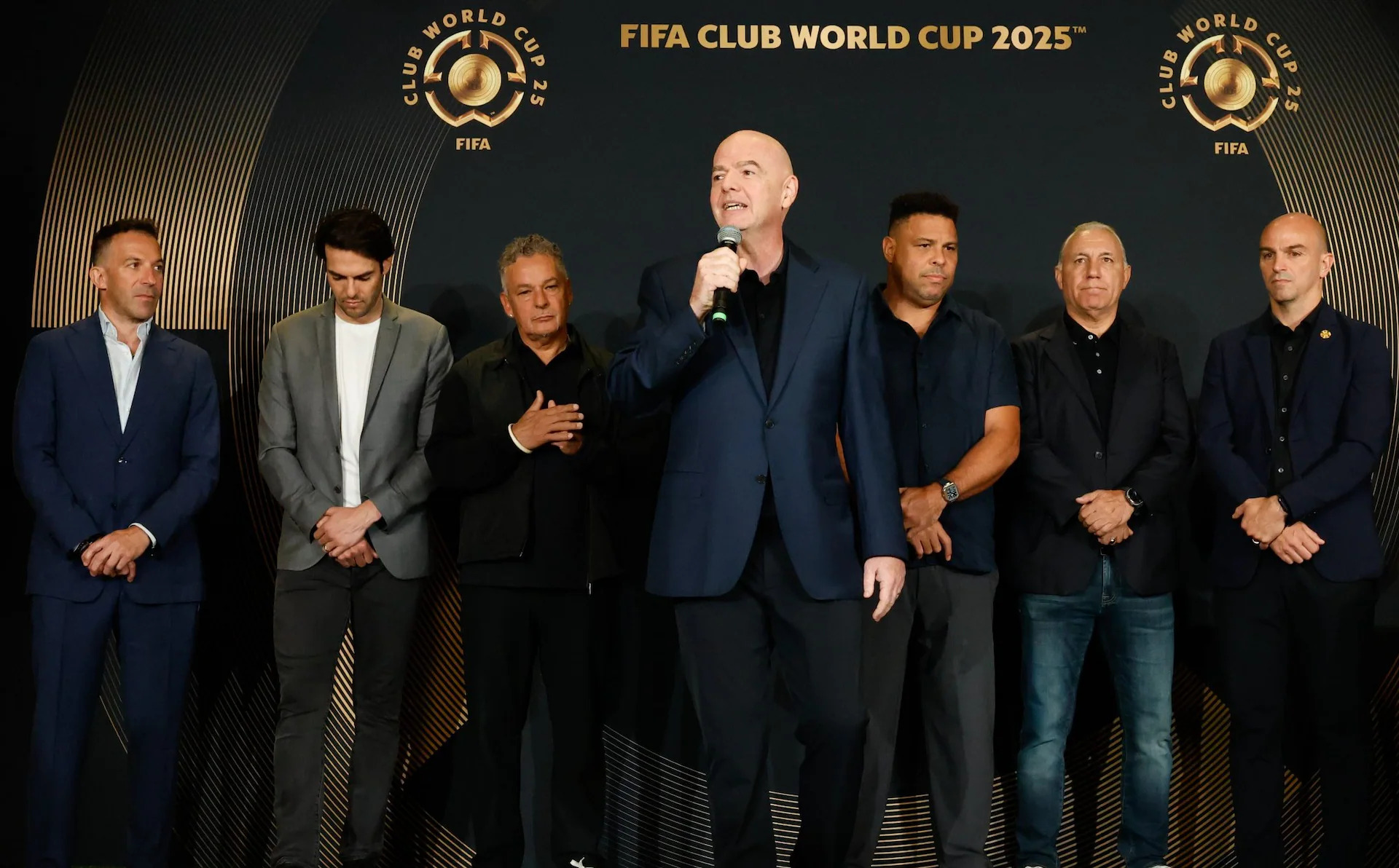 Chủ tịch FIFA Gianni Infantino hào hứng tuyên bố Club World Cup 2025 đã thành công rực rỡ trước sự chứng kiến của 6 huyền thoại