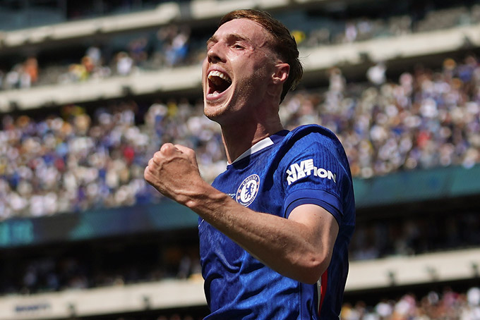 Cole Palmer quá xuất sắc trước PSG