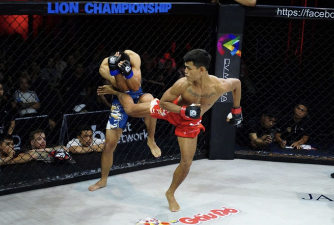 Tình huống Đinh Trung Hiếu nhận đòn đá tại LION Championship 24